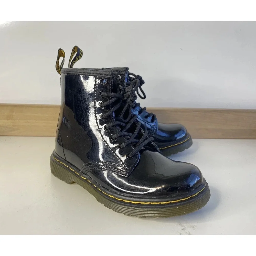 Dr Martens Black Smooth Patent Leather‎ Lace Up 1460T Combat Boots / Kids US 10